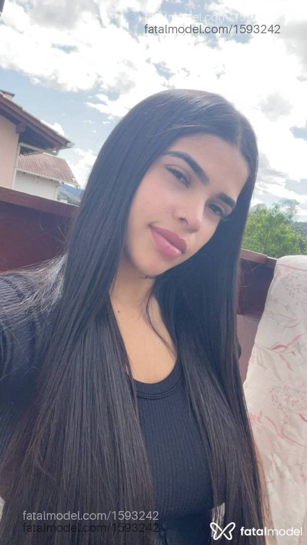 Acompanhante mulher morena (o) de olhos pretos - Rafaella
