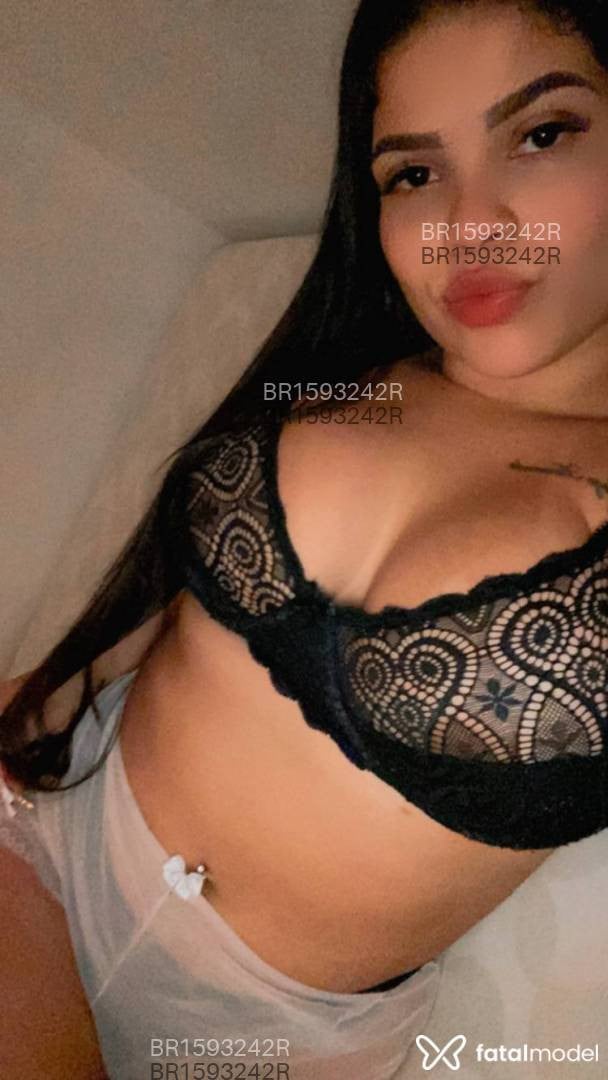 Acompanhante mulher morena (o) de olhos pretos em São José - Júlia Monteiro