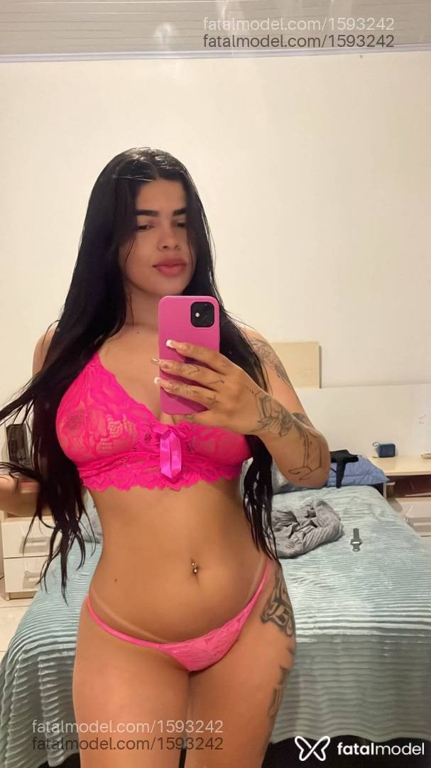 Acompanhante mulher morena (o) de olhos pretos - Rafaella