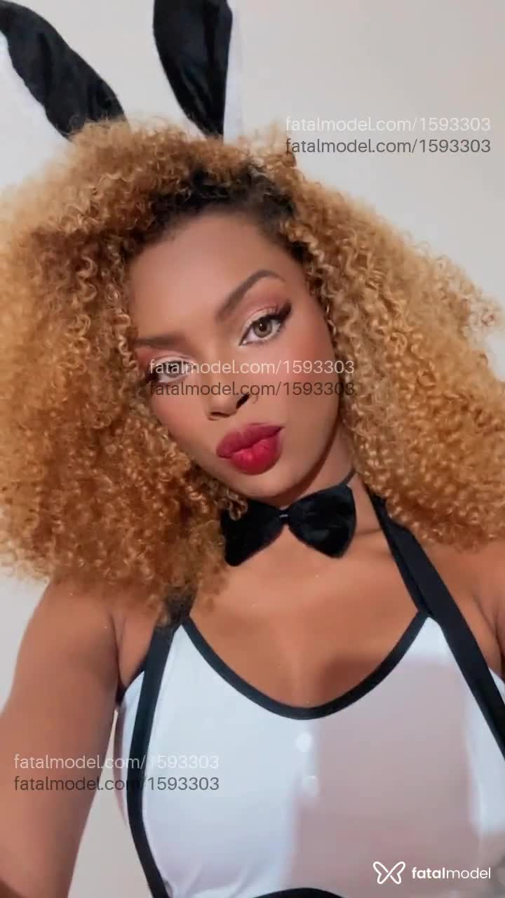 Acompanhante mulher loira (o) de olhos mel em São Paulo - Rebeca Villar