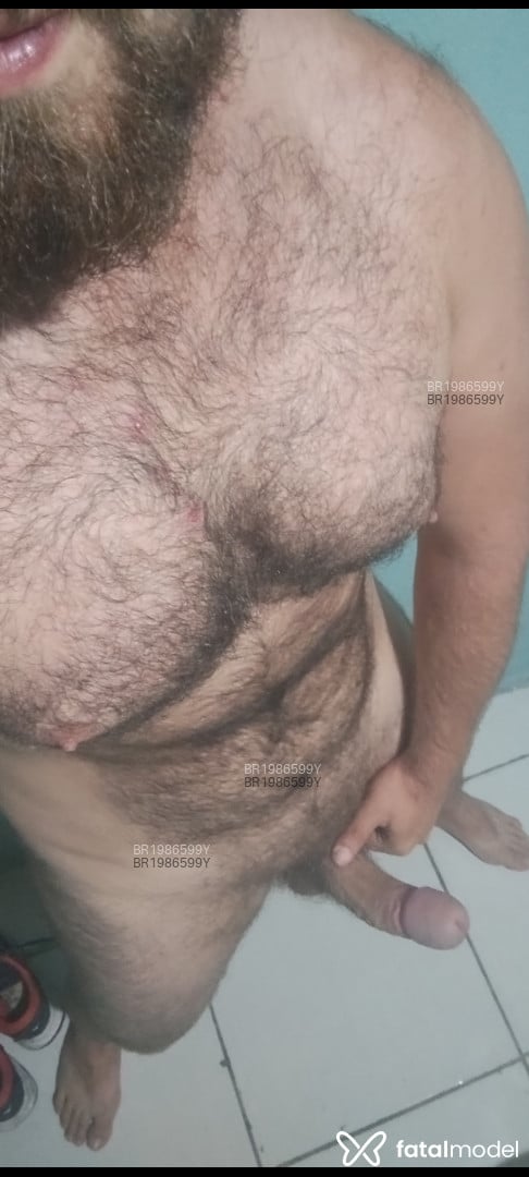 Acompanhante homem com cabelo castanho de olhos castanhos - Enrico Gauthier Acompanhante homem com cabelo castanho de olhos castanhos - Enrico Gauthier