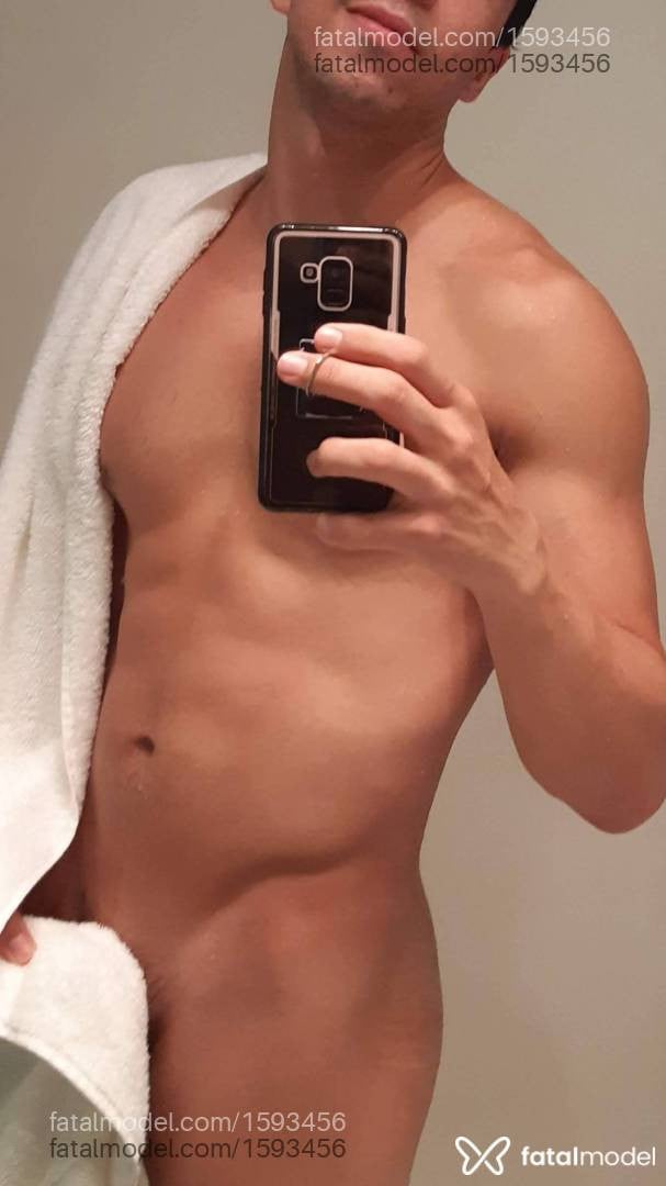 Acompanhante homem com cabelo castanho de olhos castanhos em São Paulo - Willdomdot