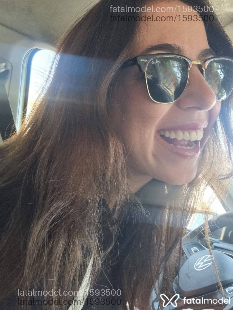Acompanhante mulher loira (o) de olhos castanhos - Taila Rios