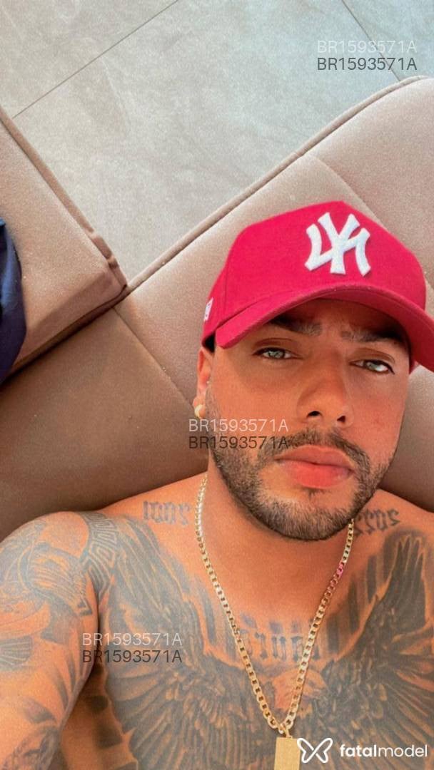 Acompanhante homem morena (o) de olhos castanhos em Pinhais Acompanhante homem morena (o) de olhos castanhos em Pinhais - Lucas