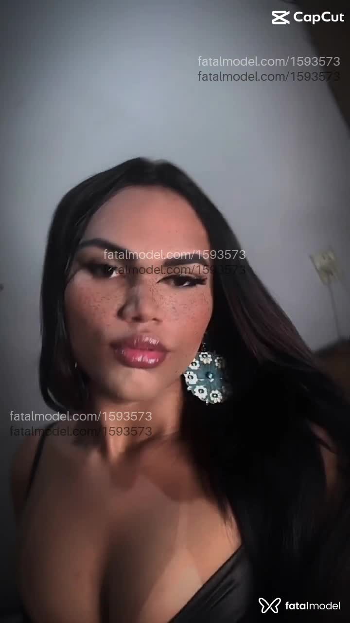 Acompanhante travesti com cabelo castanho de olhos castanhos em São Paulo - Davillalilian