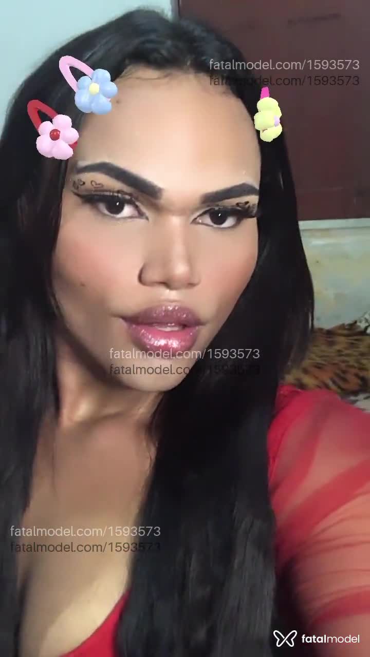 Acompanhante travesti com cabelo castanho de olhos castanhos em São Paulo - Davillalilian