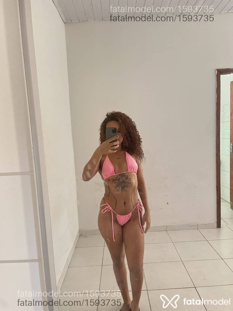 Acompanhante mulher morena (o) de olhos castanhos - ísis