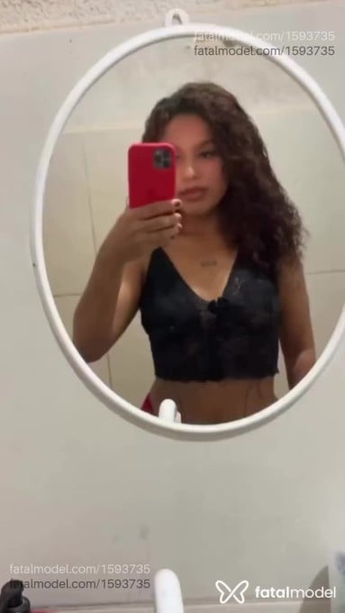 Acompanhante mulher morena (o) de olhos castanhos em Parauapebas Acompanhante mulher morena (o) de olhos castanhos em Parauapebas - ísis