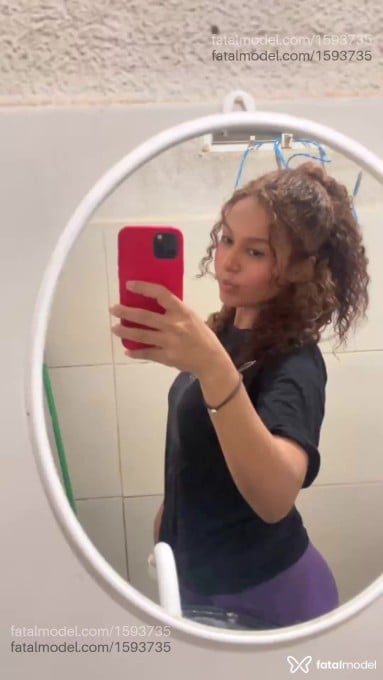 Acompanhante mulher morena (o) de olhos castanhos em Parauapebas Acompanhante mulher morena (o) de olhos castanhos em Parauapebas - ísis