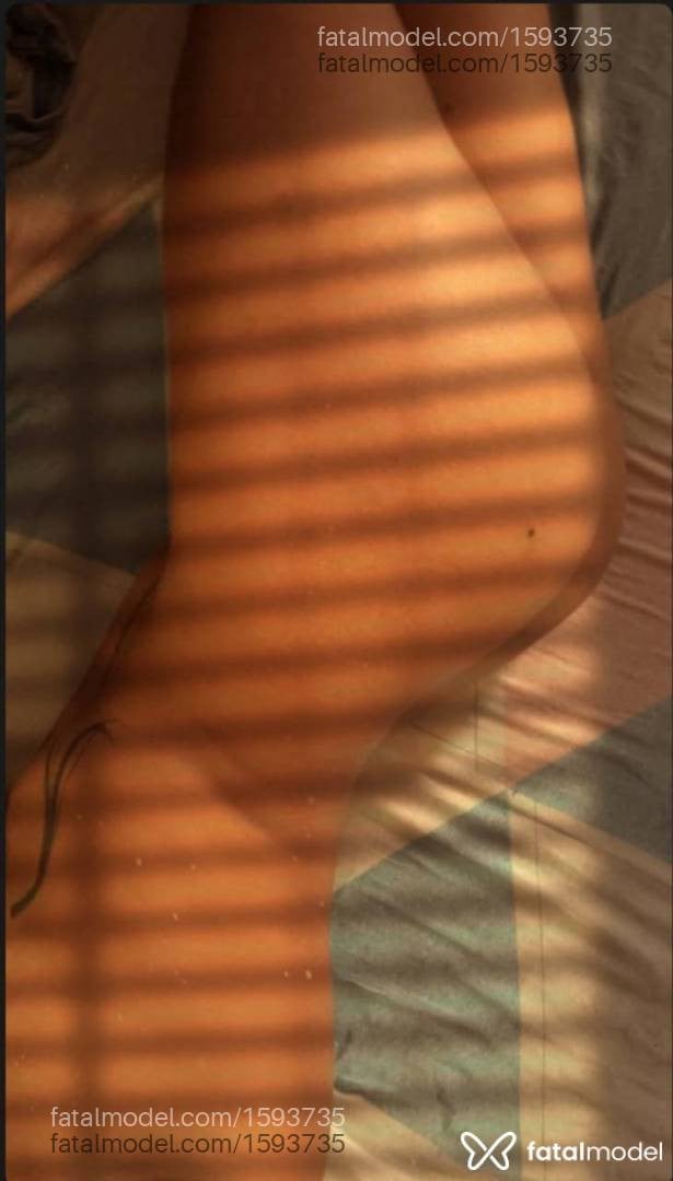 Acompanhante mulher morena (o) de olhos castanhos - ísis