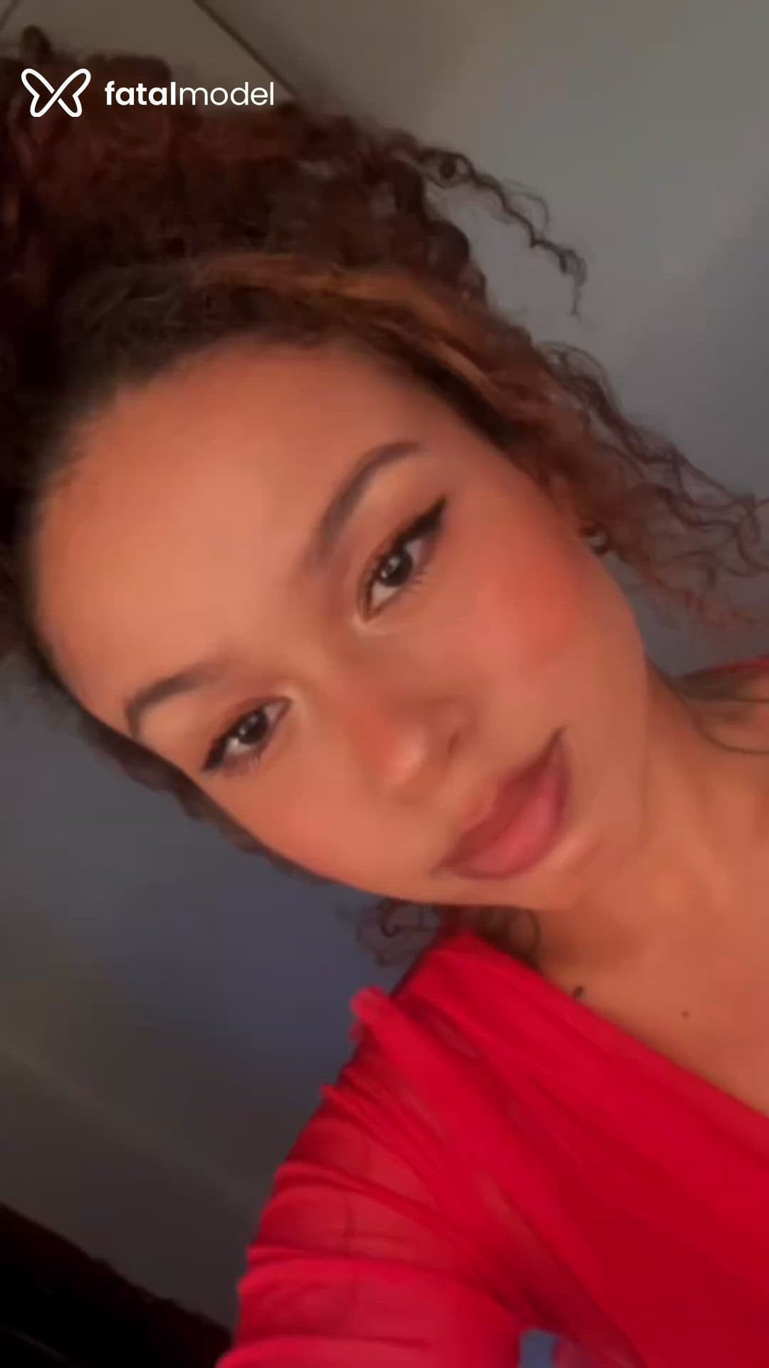 Acompanhante mulher morena (o) de olhos castanhos - ísis Acompanhante mulher morena (o) de olhos castanhos - ísis