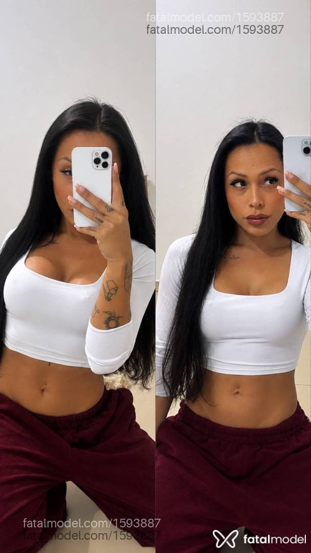 Acompanhante mulher trans morena (o) de olhos pretos - Rebecca