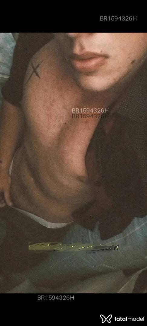 Acompanhante homem com cabelo castanho de olhos castanhos - Lucas