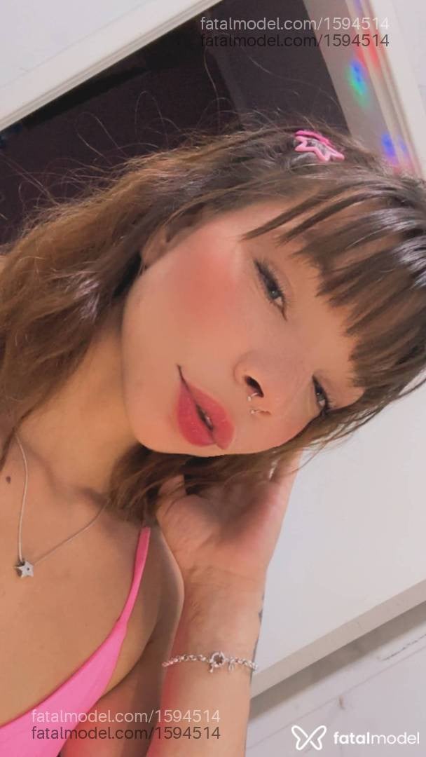 Acompanhante mulher ruiva (o) de olhos castanhos - Japinha