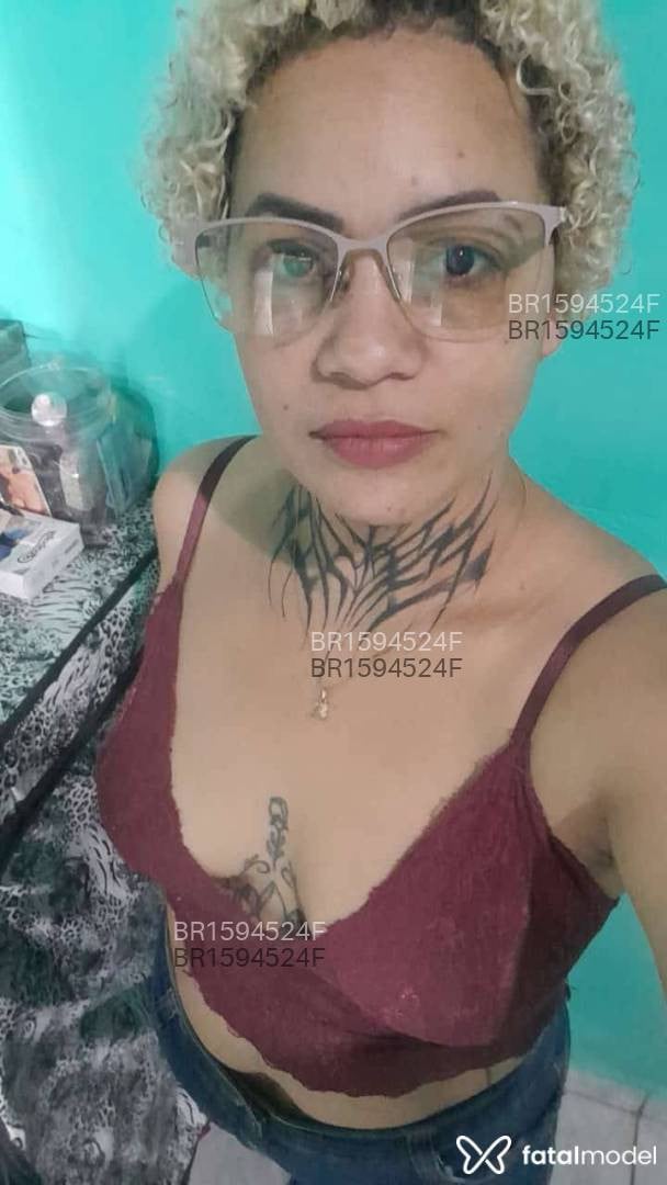 Acompanhante mulher loira (o) de olhos castanhos em Ariquemes - Sheila