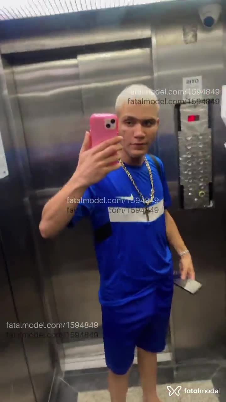 Acompanhante homem loira (o) de olhos castanhos em Rio de Janeiro Acompanhante homem loira (o) de olhos castanhos em Rio de Janeiro - LoiroPicasso
