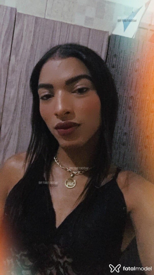 Acompanhante mulher trans com cabelo castanho de olhos castanhos em Maceió - Gabriela