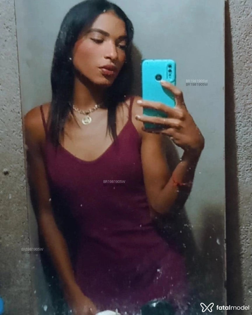 Acompanhante mulher trans com cabelo castanho de olhos castanhos em Maceió - Gabriela