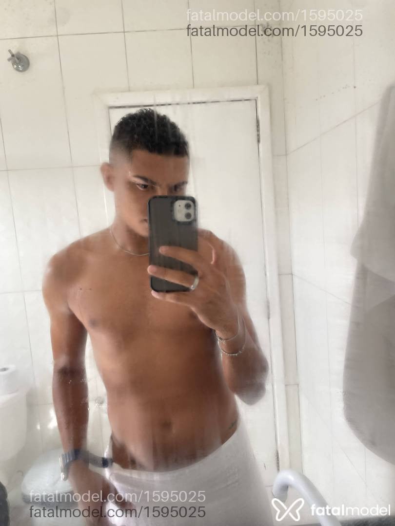 Acompanhante homem morena (o) de olhos castanhos em Joinville - Erick Felipe