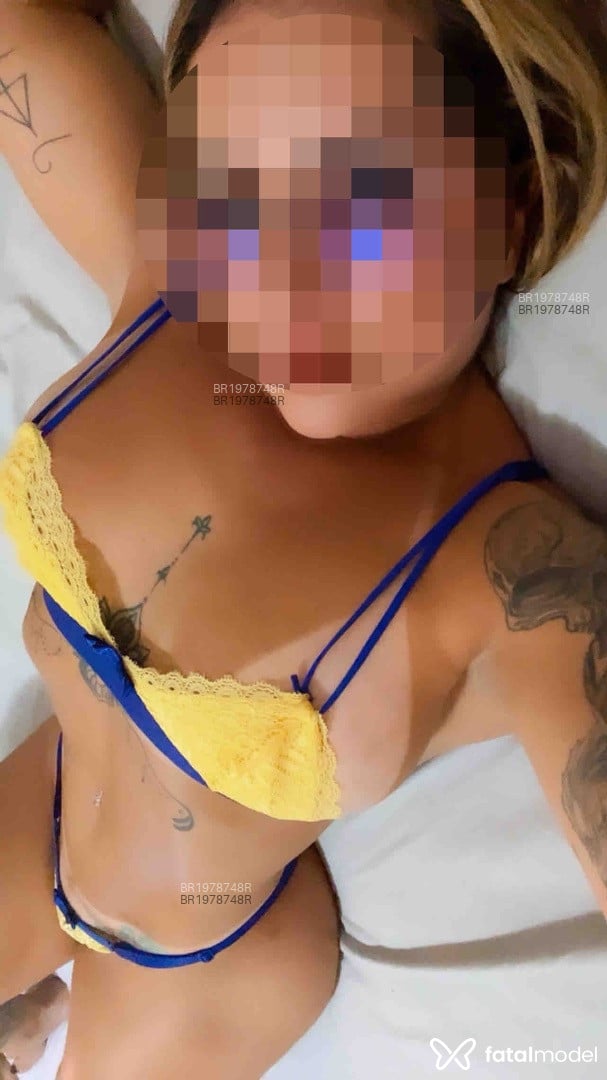 Acompanhante mulher loira (o) de olhos castanhos em Brasília Acompanhante mulher loira (o) de olhos castanhos em Brasília - Selene