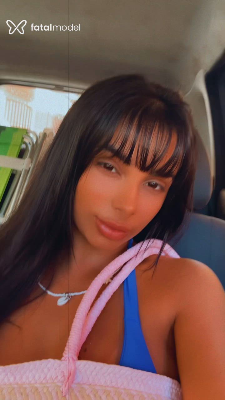 Acompanhante mulher morena (o) de olhos castanhos - Emily Acompanhante mulher morena (o) de olhos castanhos - Emily