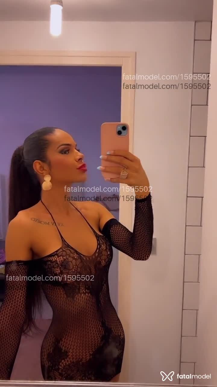 Acompanhante mulher trans morena (o) de olhos pretos em São Paulo - Allana Onassis