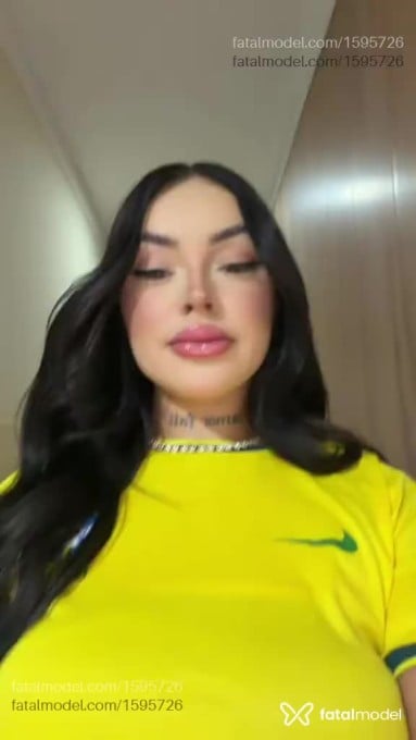 Acompanhante mulher morena (o) de olhos castanhos em Foz do Iguaçu Acompanhante mulher morena (o) de olhos castanhos em Foz do Iguaçu - Mia