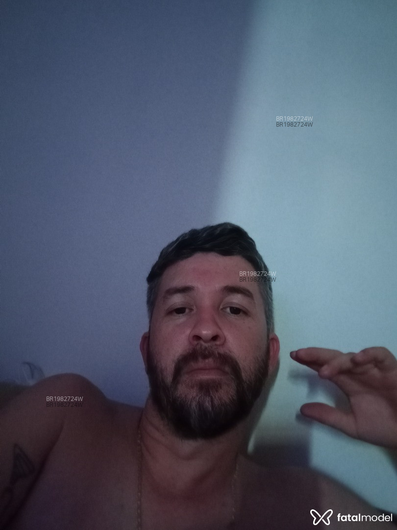 Acompanhante homem com cabelo castanho de olhos castanhos em Virtual - Keson