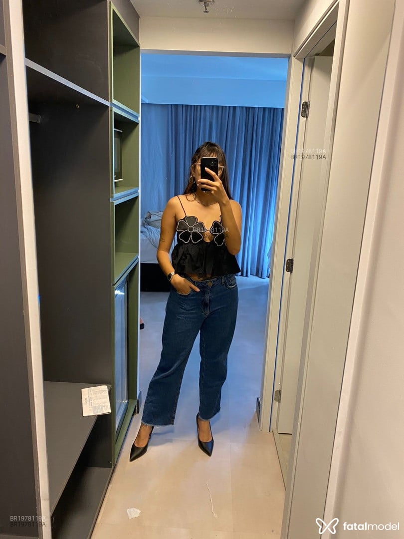 Acompanhante mulher com cabelo castanho de olhos castanhos em João Pessoa Acompanhante mulher com cabelo castanho de olhos castanhos em João Pessoa - Cleo