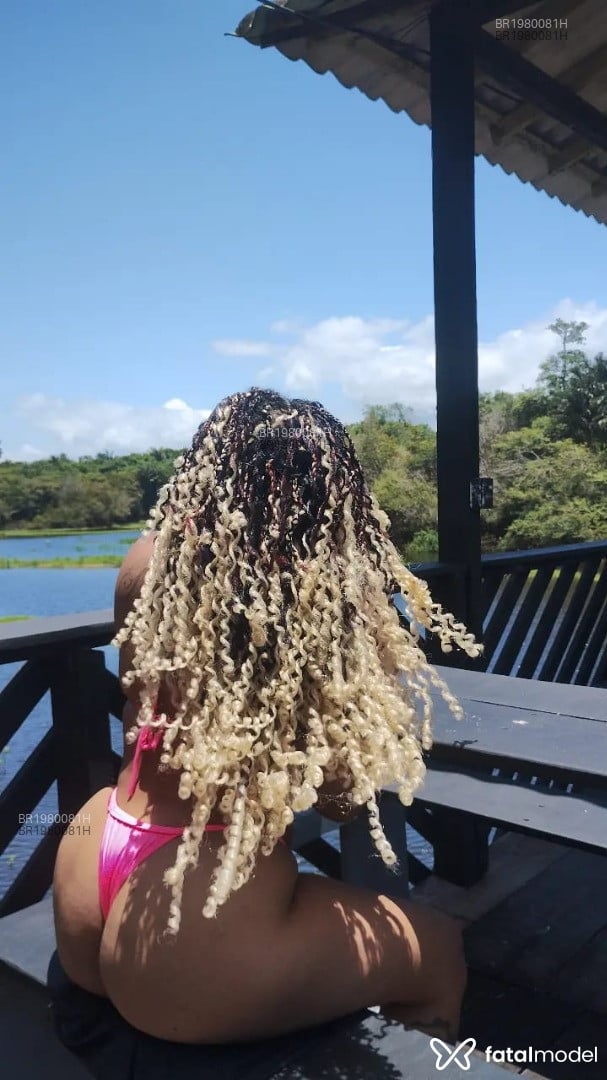 Acompanhante mulher loira (o) de olhos pretos em Aripuanã - Louise