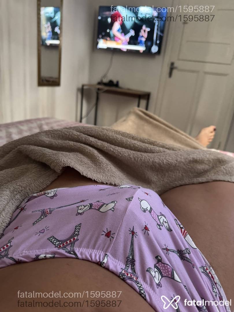 Acompanhante mulher trans loira (o) de olhos castanhos - Marcela Araujo