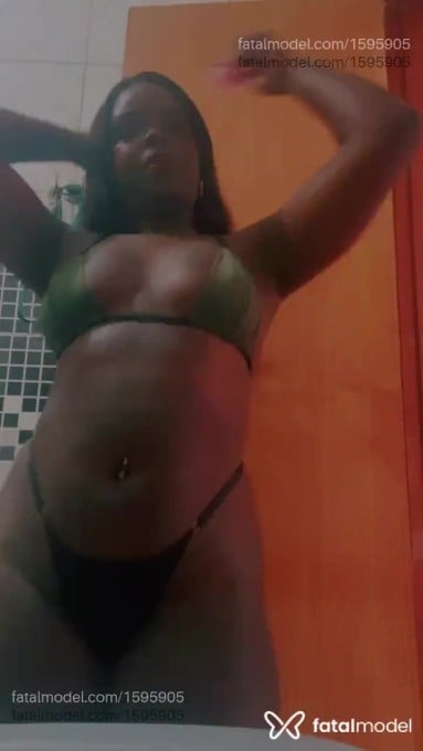 Acompanhante mulher com cabelo castanho de olhos pretos em Juiz de Fora - Black Shury
