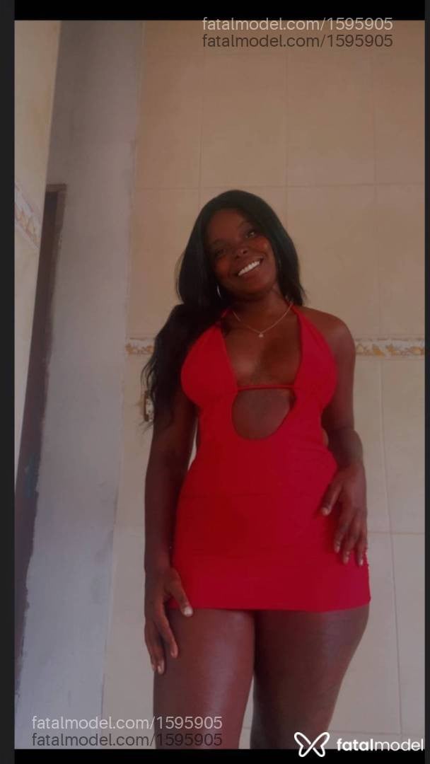 Acompanhante mulher com cabelo castanho de olhos pretos em Juiz de Fora - Black Shury