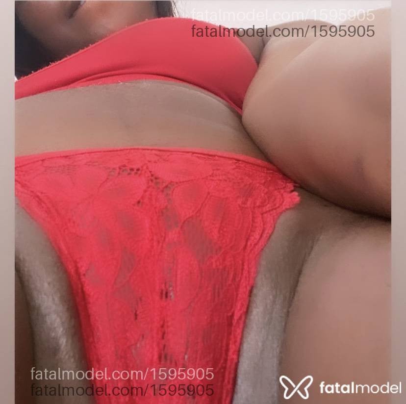 Acompanhante mulher com cabelo castanho de olhos pretos - Black Shury Acompanhante mulher com cabelo castanho de olhos pretos - Black Shury