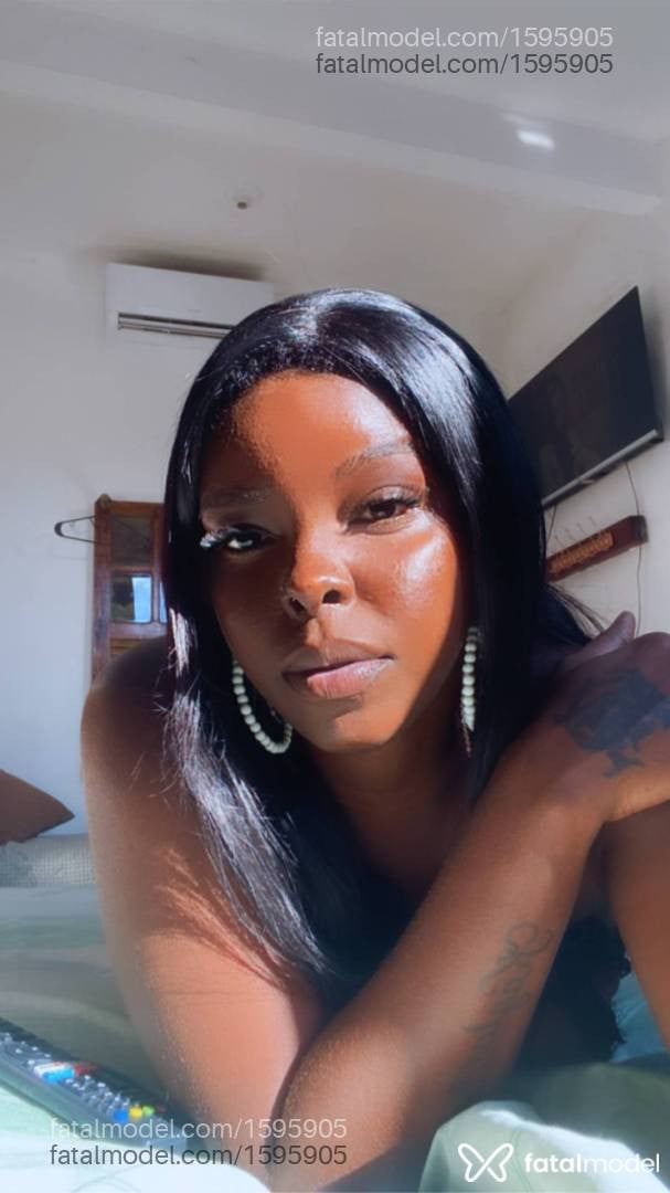 Acompanhante mulher com cabelo castanho de olhos pretos em Juiz de Fora - Black Shury
