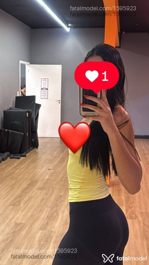 Acompanhante mulher morena (o) de olhos pretos - Jade Barcellos