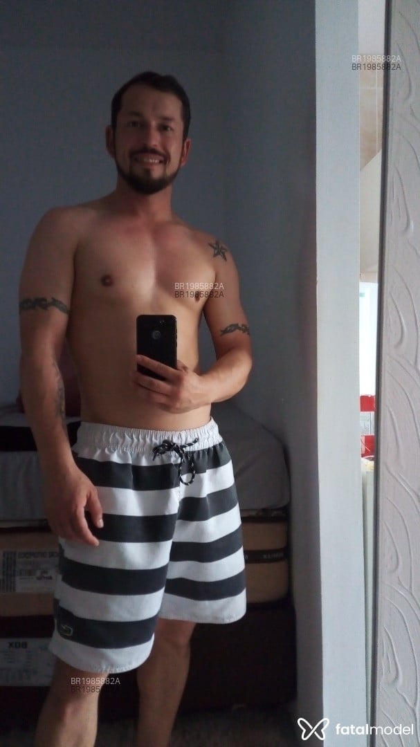 Acompanhante homem morena (o) de olhos castanhos em Caxias do Sul - Deivid