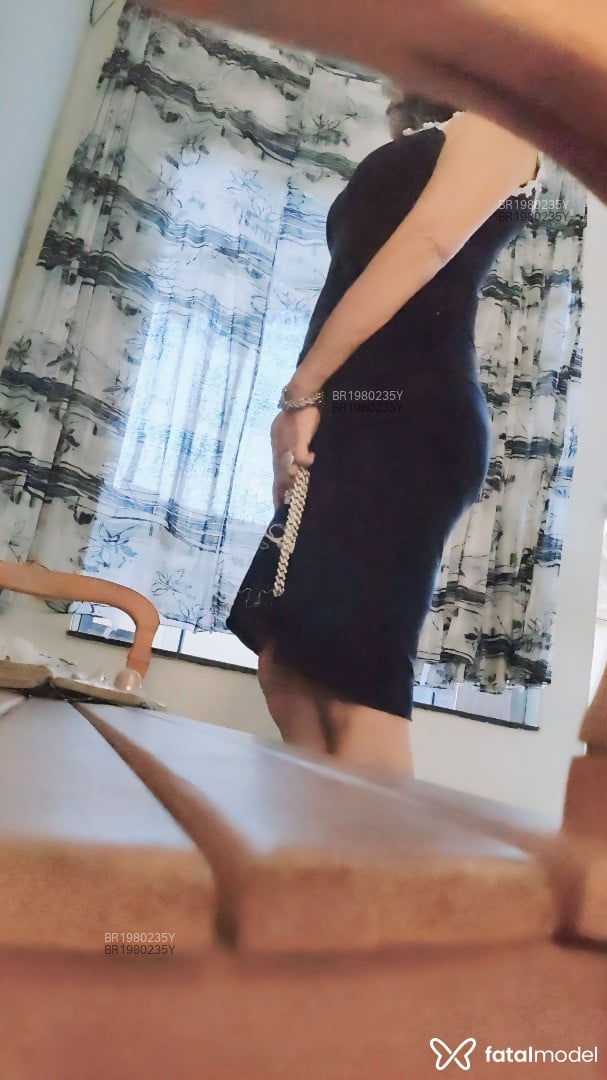 Acompanhante mulher com cabelo grisalho de olhos castanhos em Divinópolis - Jade Irmã