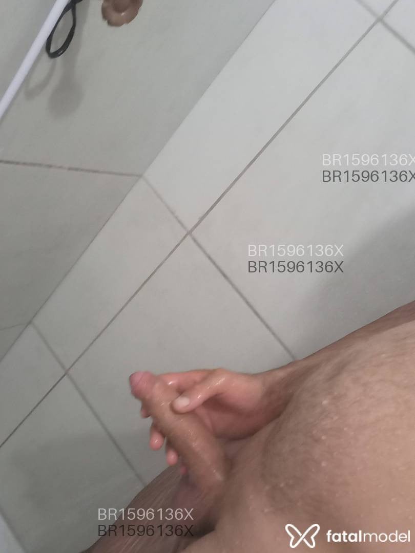 Acompanhante homem sem cabelo de olhos castanhos em Parobé - Junior