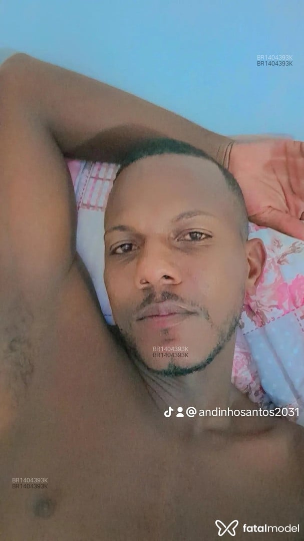 Acompanhante homem com cabelo castanho de olhos castanhos - Bruno Acompanhante homem com cabelo castanho de olhos castanhos - Bruno