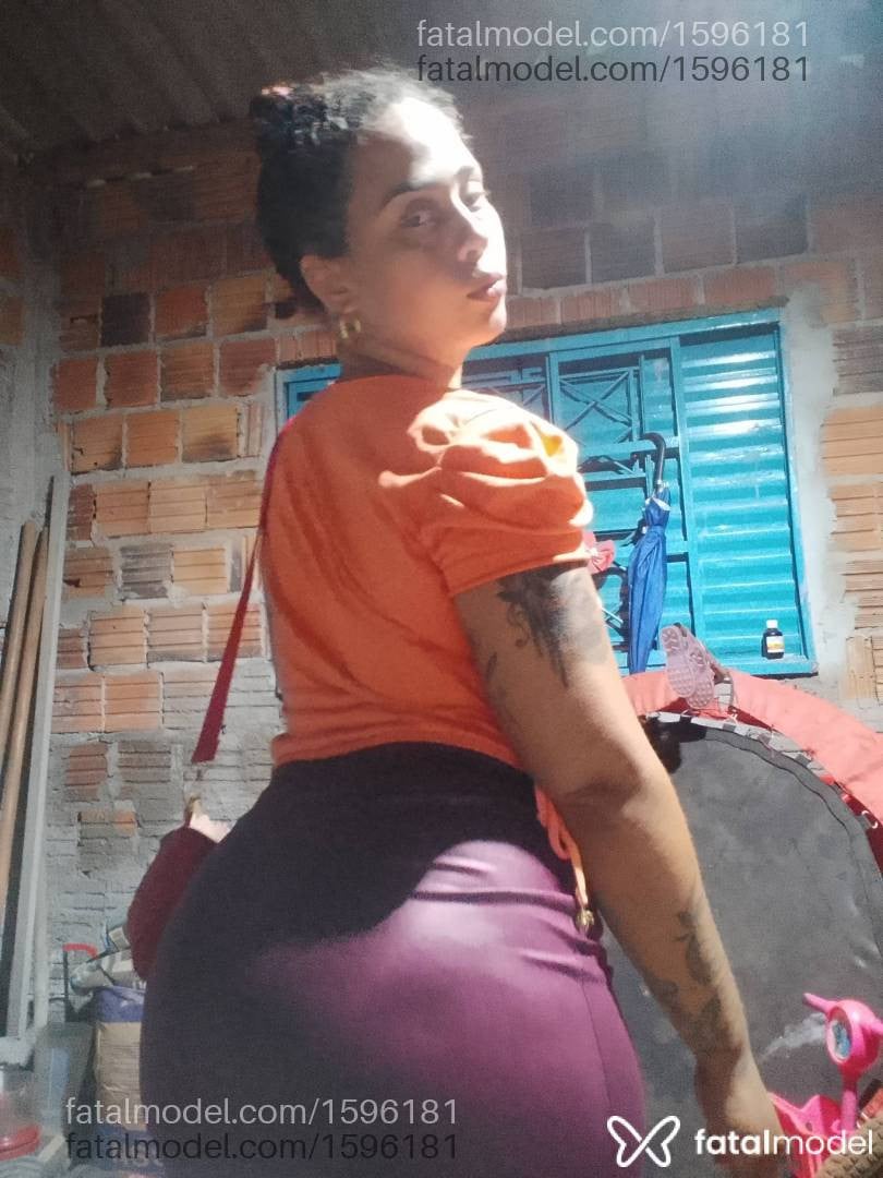 Acompanhante mulher morena (o) de olhos castanhos - Thalia Rubuda