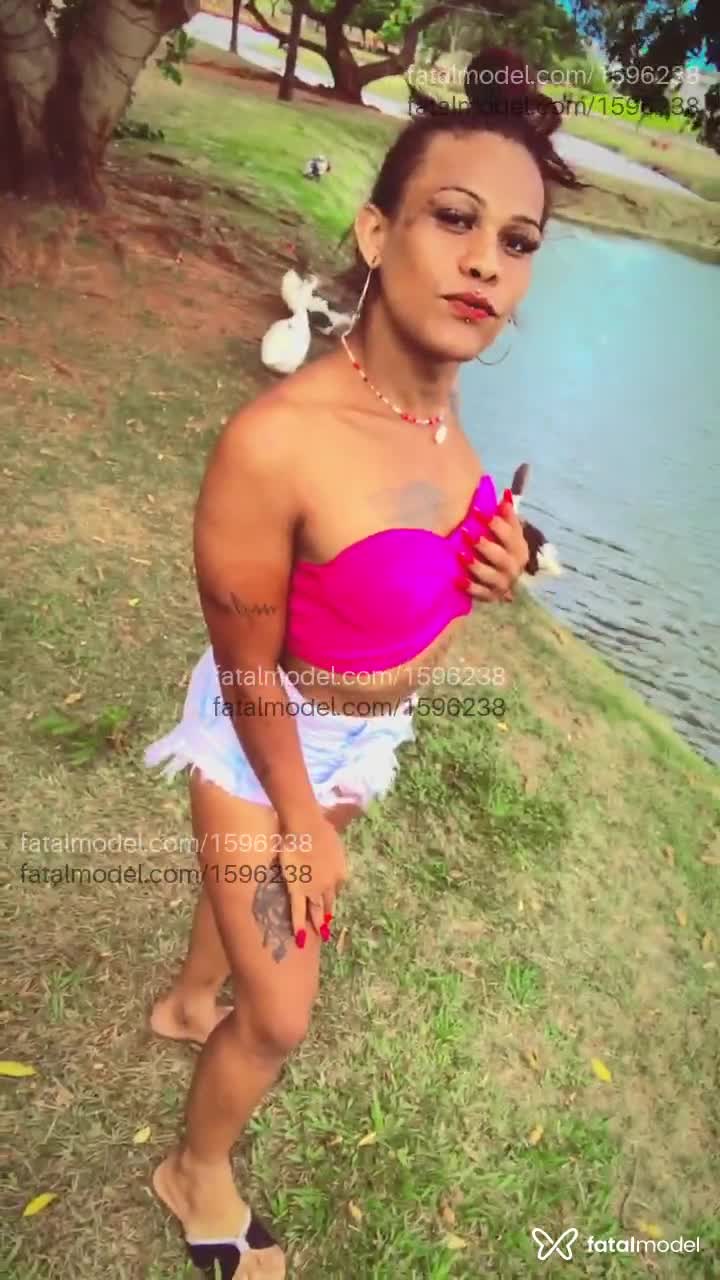 Acompanhante mulher trans morena (o) de olhos castanhos em Água Clara - Karol
