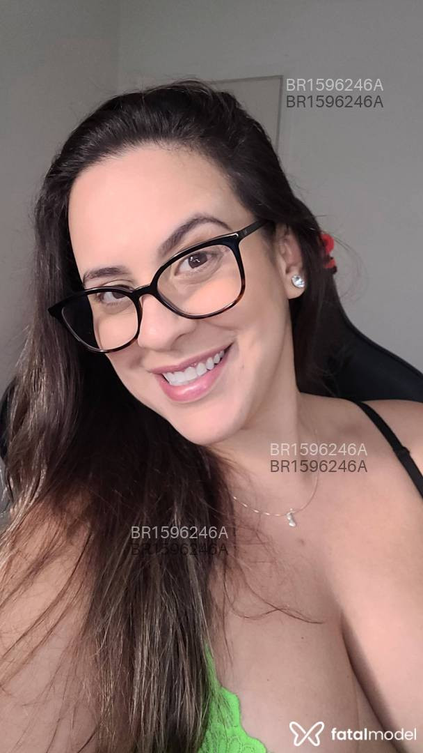 Acompanhante mulher com cabelo castanho de olhos castanhos em Virtual - Maitê
