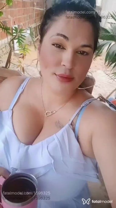 Acompanhante mulher com cabelo colorido de olhos castanhos em Vitória da Conquista Acompanhante mulher com cabelo colorido de olhos castanhos em Vitória da Conquista - Brendely