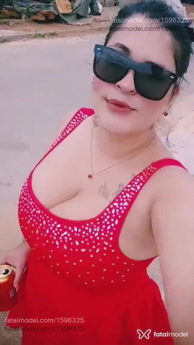 Acompanhante mulher com cabelo colorido de olhos castanhos em Vitória da Conquista Acompanhante mulher com cabelo colorido de olhos castanhos em Vitória da Conquista - Brendely