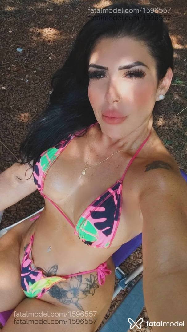 Acompanhante mulher morena (o) de olhos mel em Itajaí - Manuelle Mendes