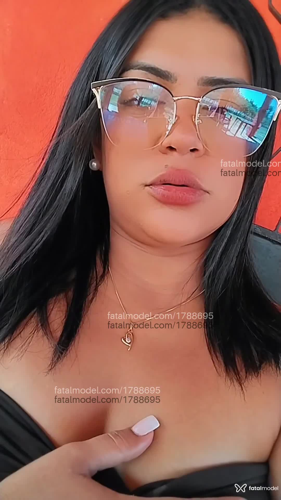 Acompanhante mulher morena (o) de olhos castanhos em Maracanaú Acompanhante mulher morena (o) de olhos castanhos em Maracanaú - Yaraa