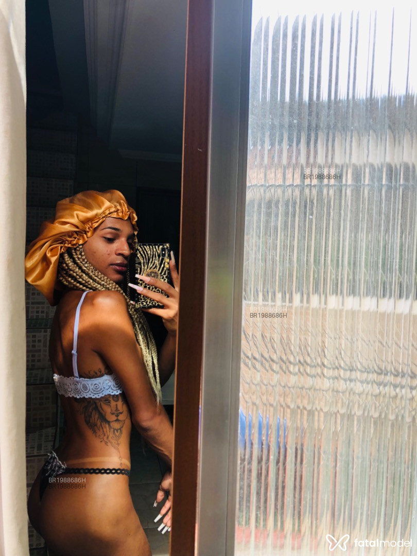 Acompanhante mulher trans morena (o) de olhos castanhos em Rio de Janeiro - Valesca