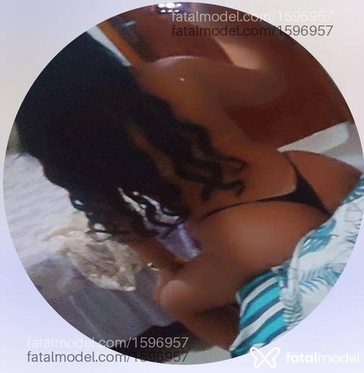Acompanhante mulher com cabelo castanho de olhos mel - Laiss