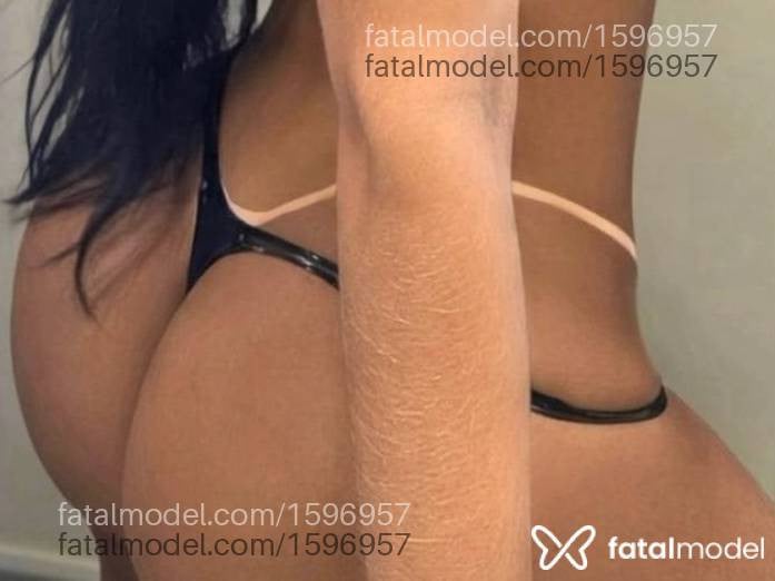 Acompanhante mulher com cabelo castanho de olhos mel - Laiss